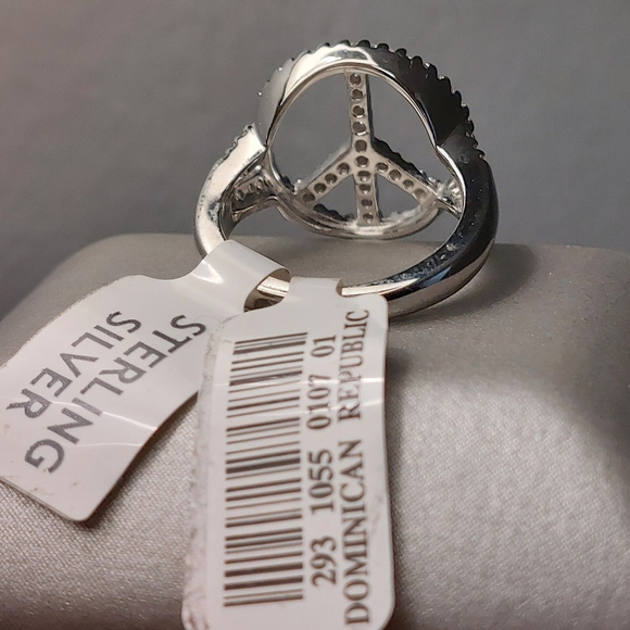 Sterling Silver 1/4cttw Diamond Peace Sign Ring NWT - Picture 6 of 8